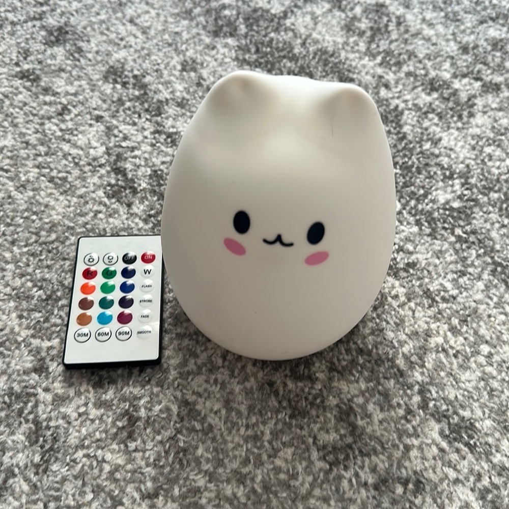Remote control Light up color changing white kitty